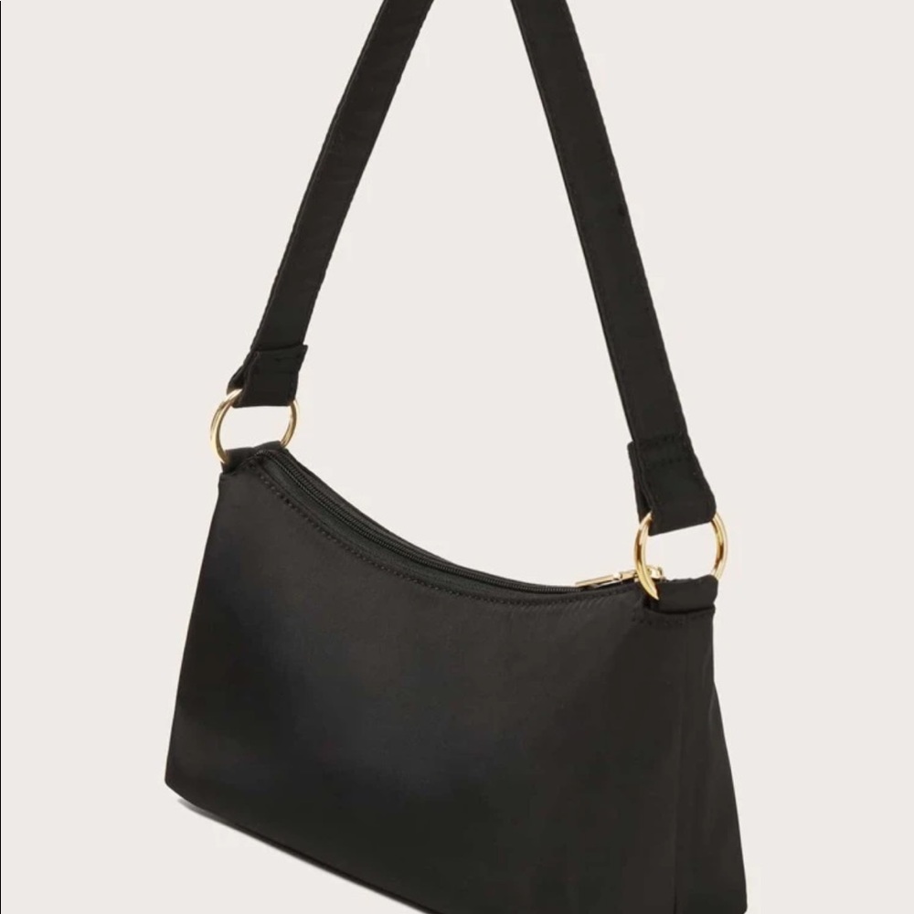 Minimalist baguette bag